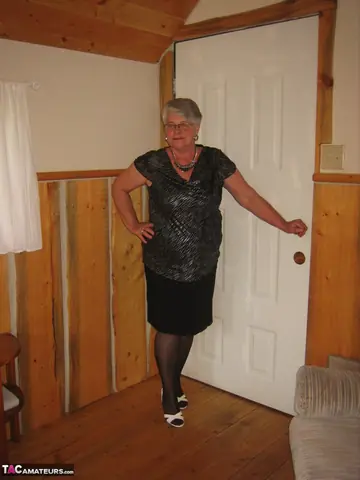 BBW in Stockings and Heels Flashes Her Pussy and Bares Her Big Tits