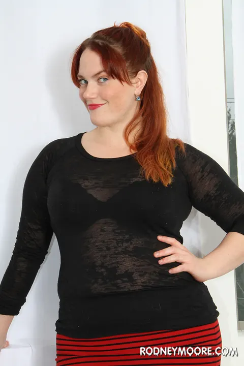 Skyler Rose: Tall Redhead MILF Strips in Heels – photo 1 of 20