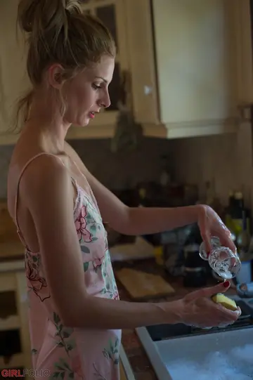 Rebecca Leah – Tall British Blonde in Pigtails Lathers Her Nude Body at the Kitchen Sink