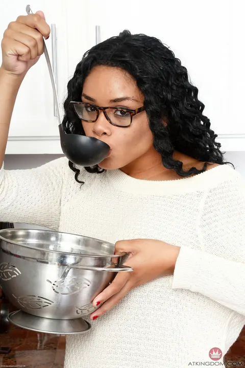 Millie Stone: Ebony BBW Spreads Her Ass in the Kitchen – photo 2 of 16
