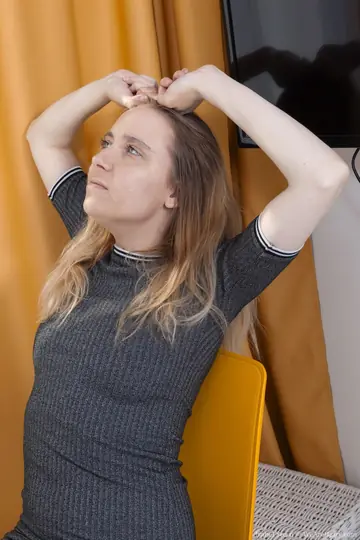 Isabel Stern – Blonde Amateur Bares Her Hairy Pussy and Fingers Herself