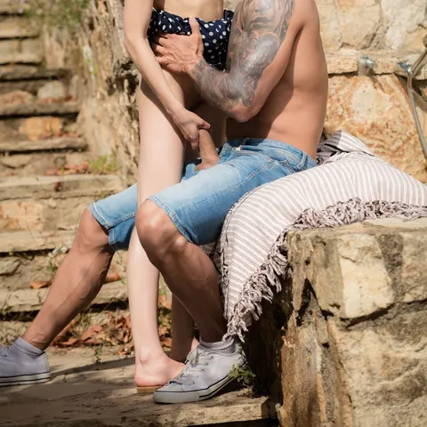 Julia De Lucia: Latina Brunette in Glasses Has Outdoor Threesome – photo 6 of 10