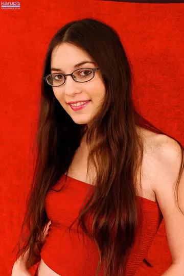 Larisa Fox – Brunette in Glasses Strips Off Her Panties and Spreads