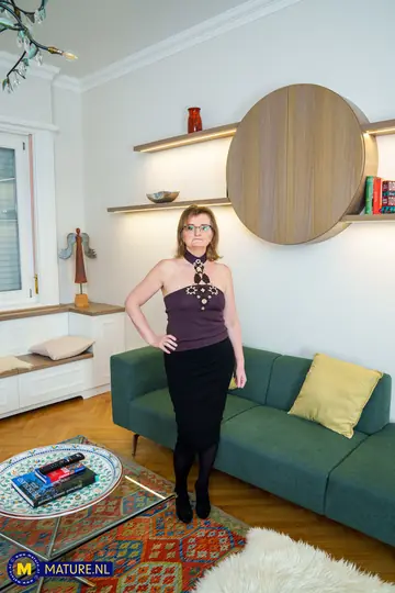 Eva Elle – Mature Hungarian Brunette in Glasses Flashes Her Tits