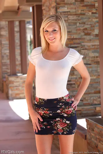 Hayden Hawkens – Tall Short-Haired Blonde Strips Off Her Skirt and Fingers Her Pussy Outdoors