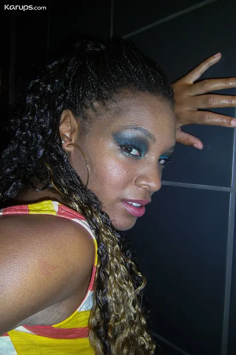 Curly Ebony Babe Flaunts Her Big Tits and Bubble Ass in Selfie – photo 16 of 20