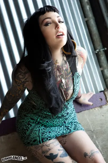 Adahlia – Busty Brunette Spreads Her Shaved Pussy Showing Her Tattoos