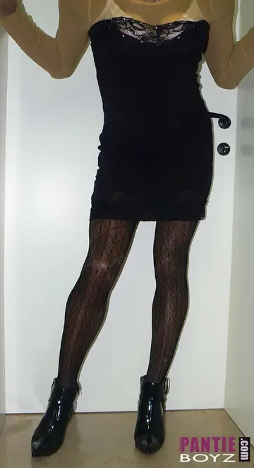 Trans Woman in Panties Bares Her Body
