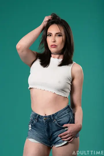 Casey Calvert – Brunette in Shorts Gets Fucked in Interracial Sex
