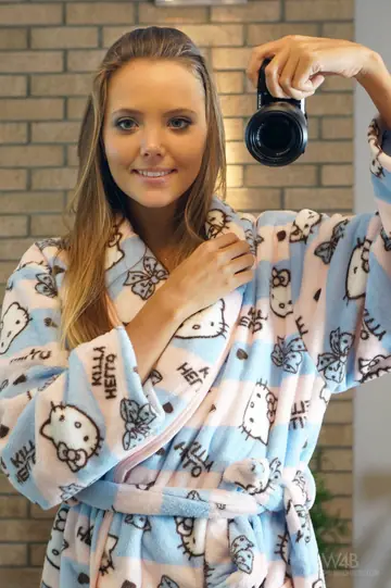 Woman Spreads Her Shaved Pussy for Mirror Selfies