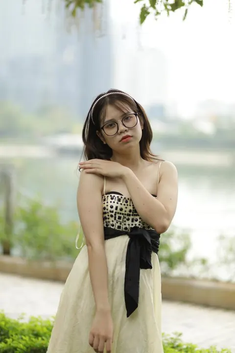 Petite Brunette in Glasses Flashes Outdoors – photo 10 of 21