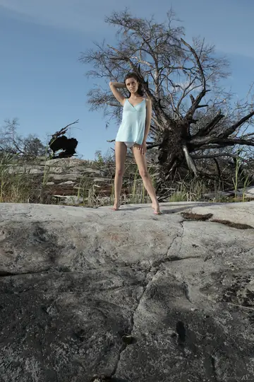 Roza Abdurazakova – Brunette PAWG Spreads on the Beach and in the Forest