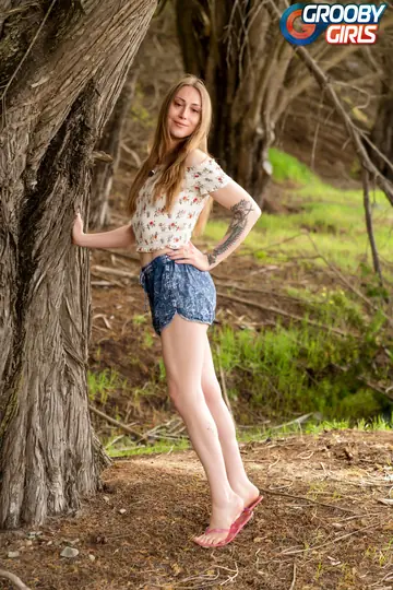 Trans Woman Strips Nude, Lifts Arms and Poses Openly