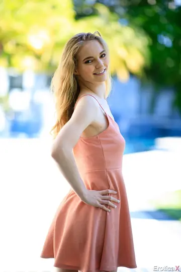 Lana Sharapova – Skinny Blonde in a Skirt Gets Fucked Outdoors and Takes a Cumshot on Her Belly