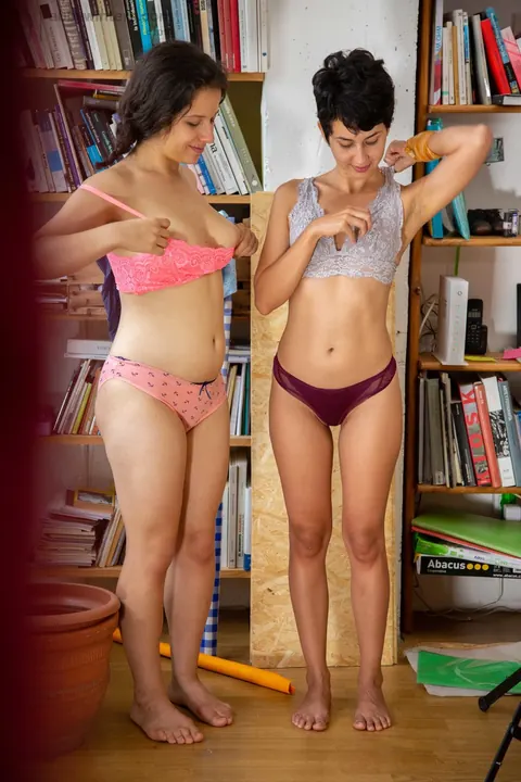 Slim Australian Brunettes Kiss in Library – photo 13 of 21