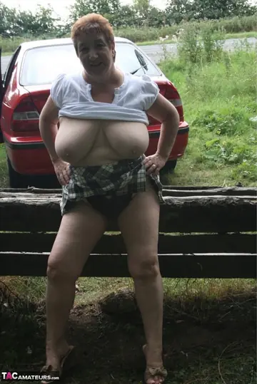 Kinky Carol – In Panties, a British BBW Bares Her Big Natural Tits in the Forest