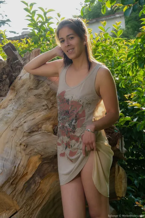 Solange: Asian Babe Shows Her Hairy Pussy Outdoors – photo 1 of 20