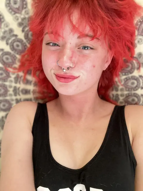 Redhead BBW with Nose Piercing Snaps Selfies in Shorts – photo 7 of 12