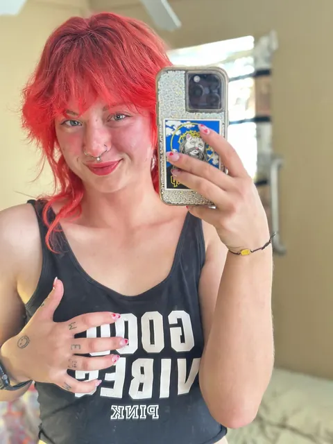 Redhead BBW with Nose Piercing Snaps Selfies in Shorts – photo 3 of 12