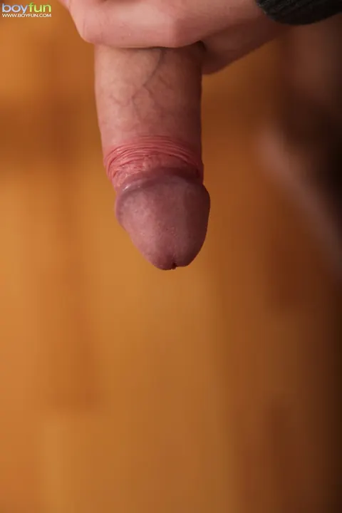Man Fingers His Ass and Uses a Dildo Outdoors – photo 12 of 21
