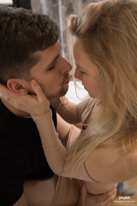 Alecia Fox: Russian Blonde in Panties Gets Cunnilingus and Takes a Cumshot – photo 11 of 20