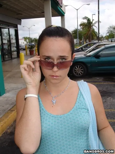 Tall Brunette Fucks Driver in the Car Outdoors – photo 3 of 20