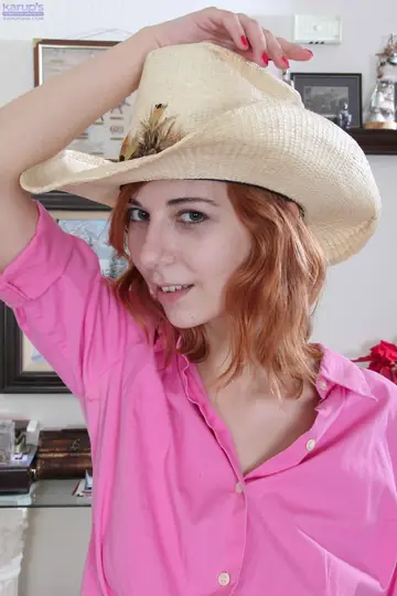 Nancy Reid – Thick Redhead MILF Strips Out of Her Shorts and Spreads Her Pussy Wide