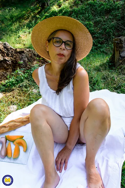 Busty Tina: German Brunette MILF Masturbates Hairy Pussy Outdoors – photo 4 of 20