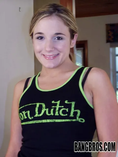 Jerzi Lynn: Tattooed Blonde in Shorts Gives POV Blowjob and Handjob – photo 8 of 20