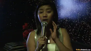 Filipina Gets Fucked and Spreads Wide in a Hotel