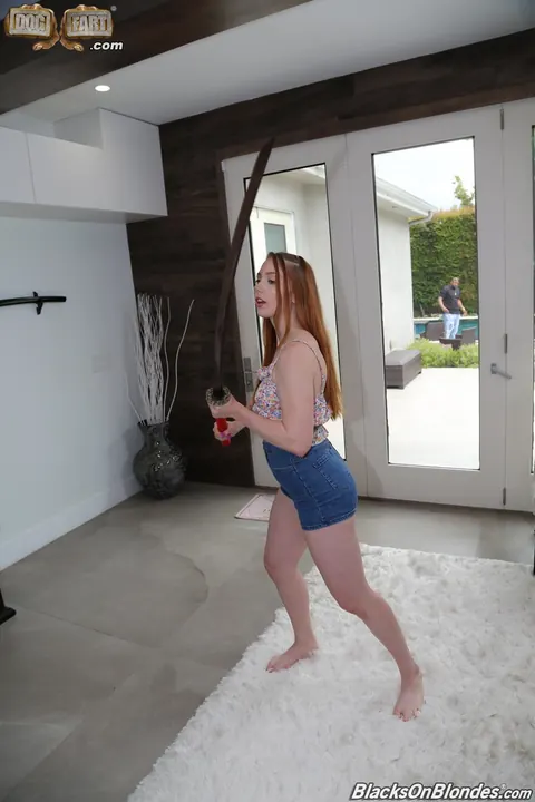 Arietta Adams: Redhead PAWG in Shorts Takes BBC Anal and Gets Creampied – photo 7 of 21