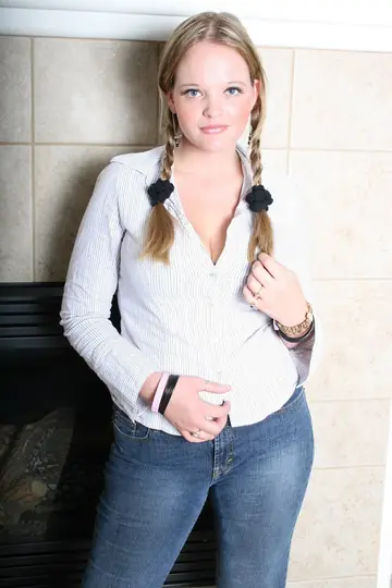 Kissy Darling – Tall Blonde Amateur Strips Out of Her Jeans and Lingerie