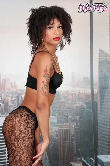 Ebony Trans Woman Sheds Her Pantyhose and Heels Outdoors