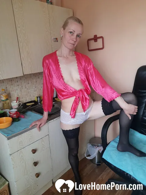 Skinny MILF in Stockings Plays with a Toy and Spreads Her Hairy Pussy – photo 17 of 20