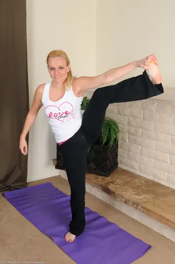 Lilly Swan – Petite Blonde MILF Strips on the Gym Mat