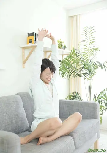 Mari Haneda – Petite Japanese Brunette Sucks Cock and Facesits Outdoors