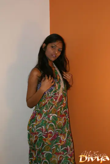 Divya Yogesh – Slim Indian Brunette Strips Out of Her Lingerie and Skirt