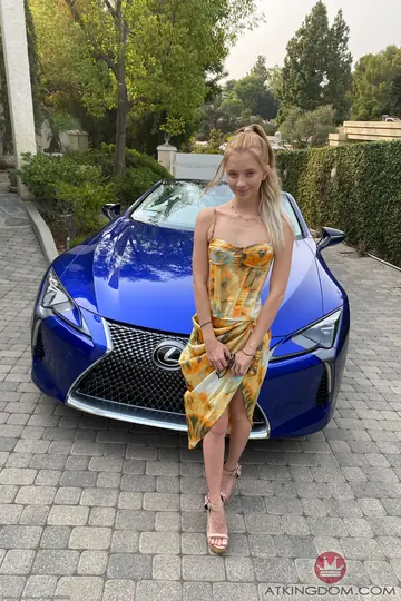 Petite Blonde Spreads Her Legs in a Car