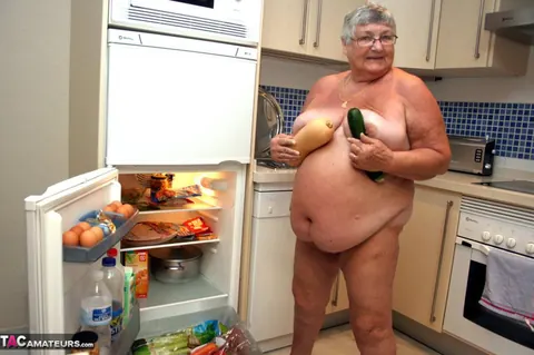 BBW Brunette Poses Nude in the Kitchen – photo 10 of 20