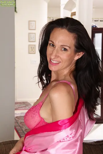 Mature Brunette with Big Natural Tits Spreads Her Hairy Pussy in Stockings