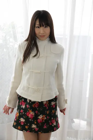 Asian Brunette Takes a Creampie in the Bedroom