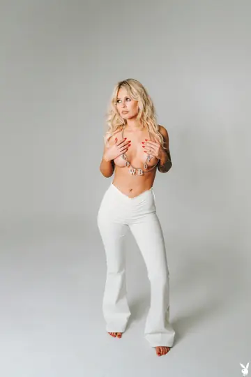 Dakota Simone – Blonde, Brunette, Redhead and Ebony Women Strip Nude in Compilation