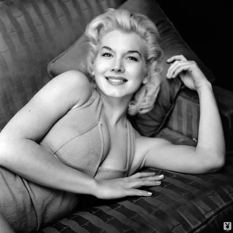Marian Stafford: Blonde Model Poses Nude Showing Her Natural Tits – photo 4 of 14