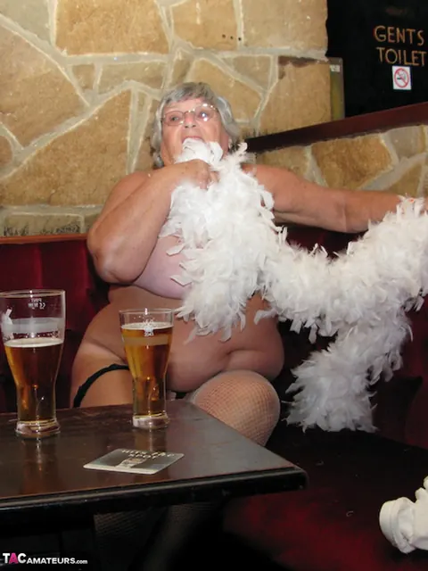 BBW with Big Natural Tits Strips Nude Outdoors Over Beers – photo 6 of 20