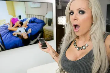 Nina Elle – Tall Blonde MILF Licks and Fingers Her Female Partner