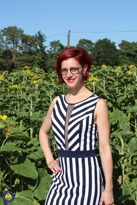 Flora Milano: Slim Redhead MILF in Glasses Gets Fucked Outdoors – photo 7 of 20