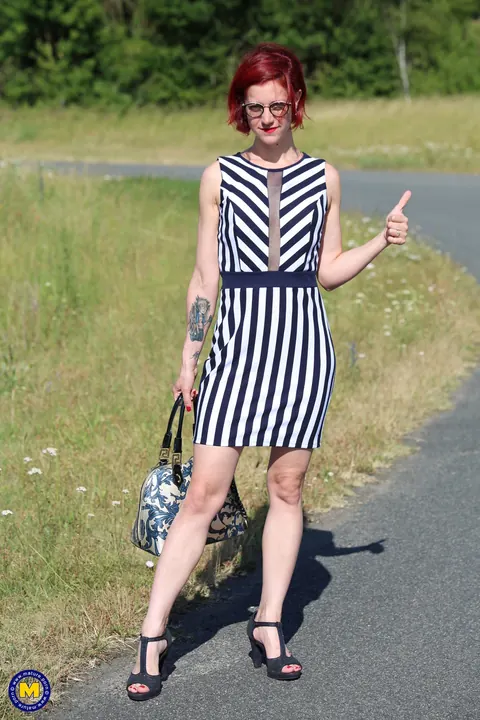 Flora Milano: Slim Redhead MILF in Glasses Gets Fucked Outdoors – photo 5 of 20