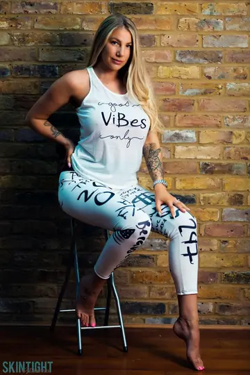Danielle May – Tall British Blonde Frees Her Big Tits from Yoga Pants