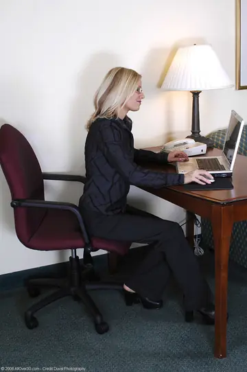 Heidi Hanson – Slim Blonde MILF in Lingerie Uniform Spreads in the Office