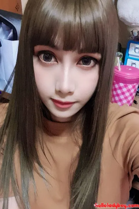 Petite Asian Trans Woman Undresses and Displays Slim Frame Nude – photo 12 of 20